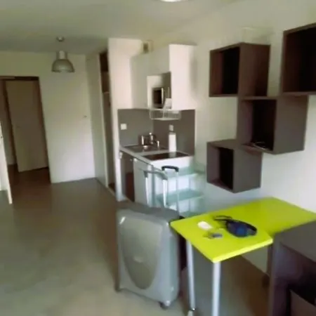 Apartment 2 Pieces Entre Centre Et Machine De L'ile *
